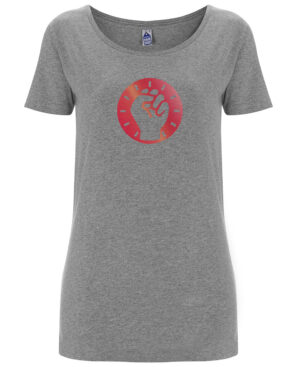 Metallisch-rote Faust